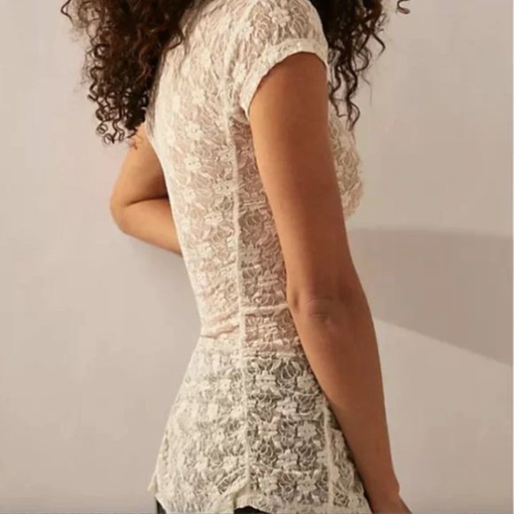 Free People NWOT Keep It Simple Lace Baby Tee in Cream- Size XS - Picture 2 of 5